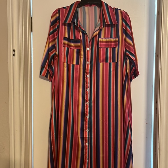 Simply beautiful multicolored shirt maxi dress. Size 1X. - Picture 3 of 4